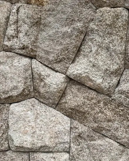 Detalhe de muro em Moledo Champagne